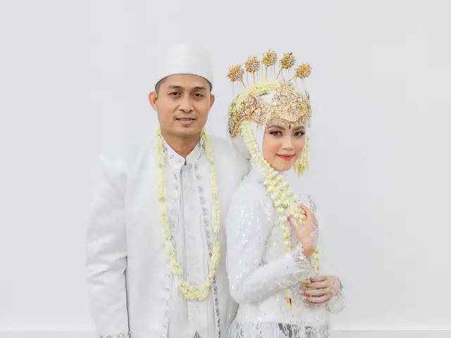 Standard Adat & Modern